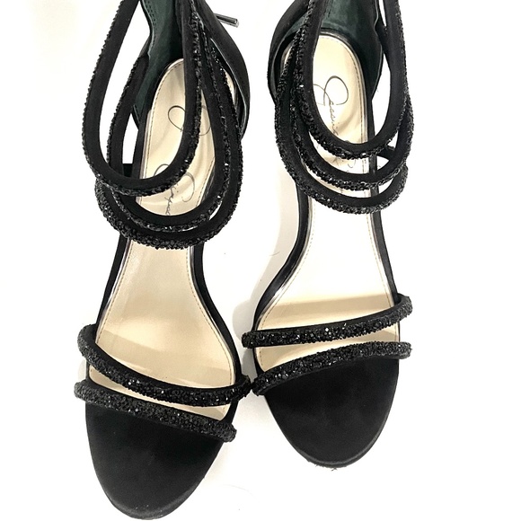 Women's high heel shoes. Size 8M - Picture 4 of 6